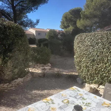 Maison Salamandre דירה קאלביסון